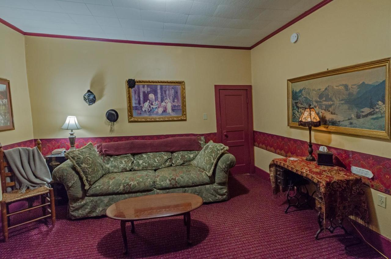 Armour'S Hotel & Spa Red Boiling Springs Extérieur photo