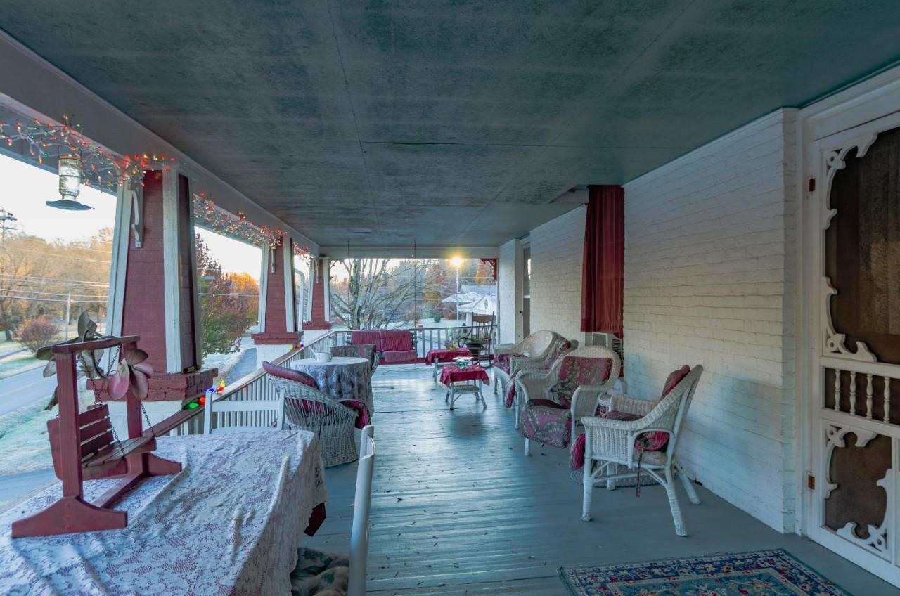 Armour'S Hotel & Spa Red Boiling Springs Extérieur photo